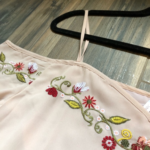 Moon Orchid | Off The Shoulder Blouse - Picture 2 of 7